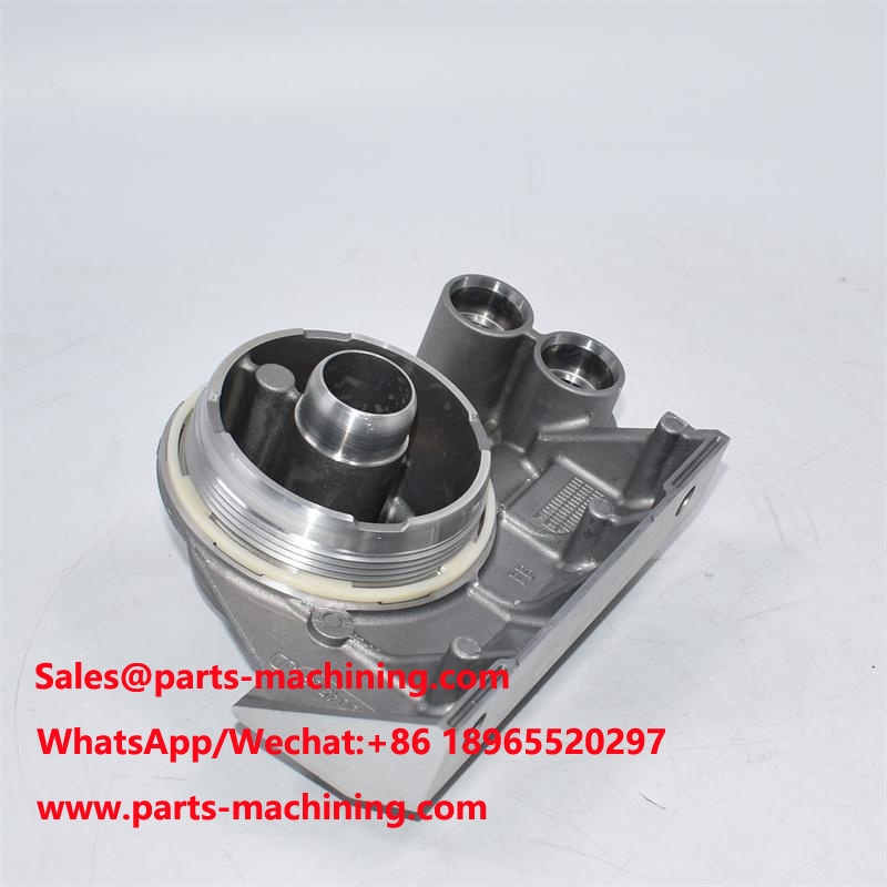 Головка масляного фильтра John Deere RE504563